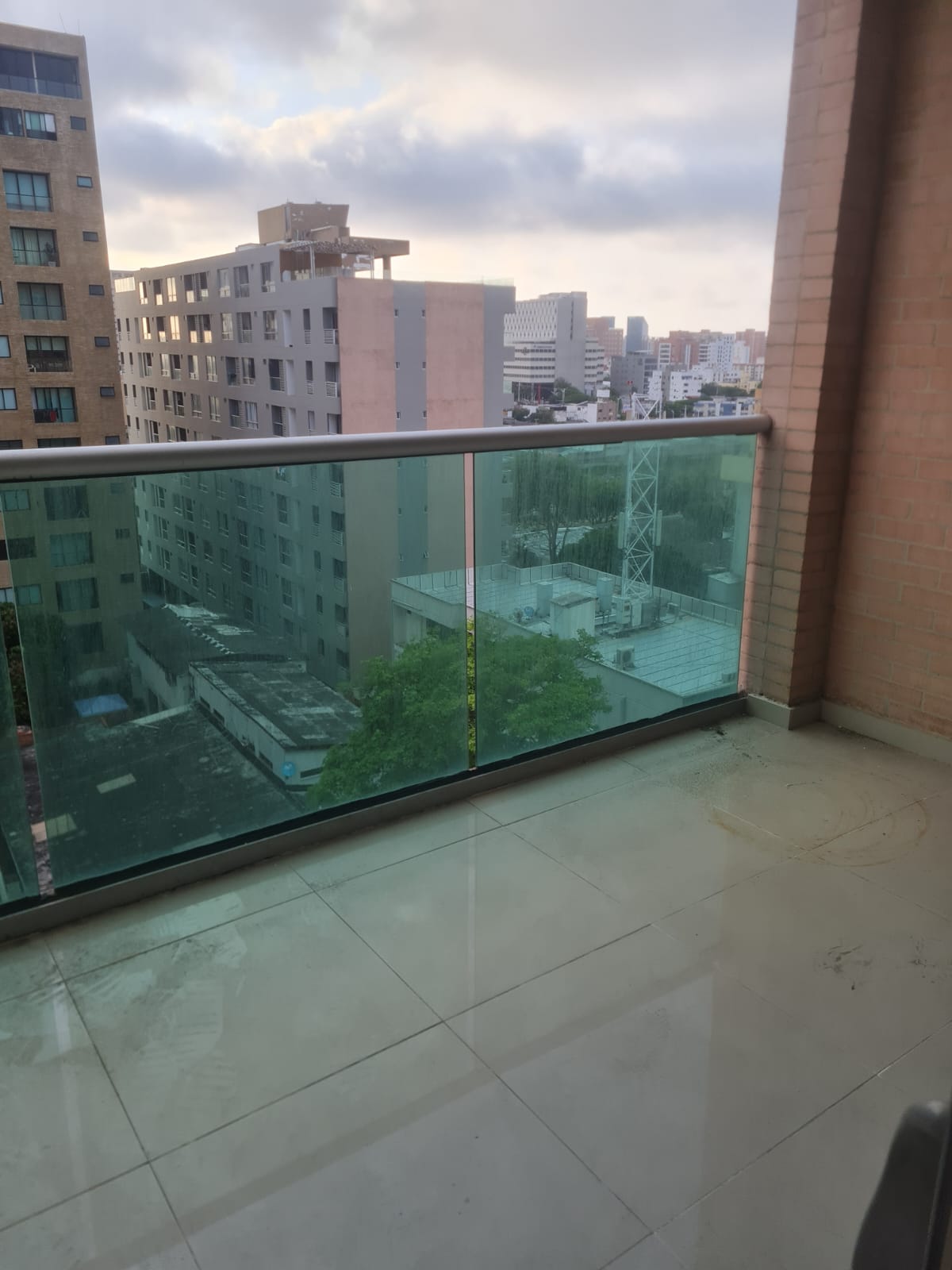 93.2 M2 1.8% MV Barranquilla Suitable Unit Bristol Poblado Neighborhood